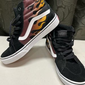 This is a one time used sneaker for a photo shoot , size 5 .